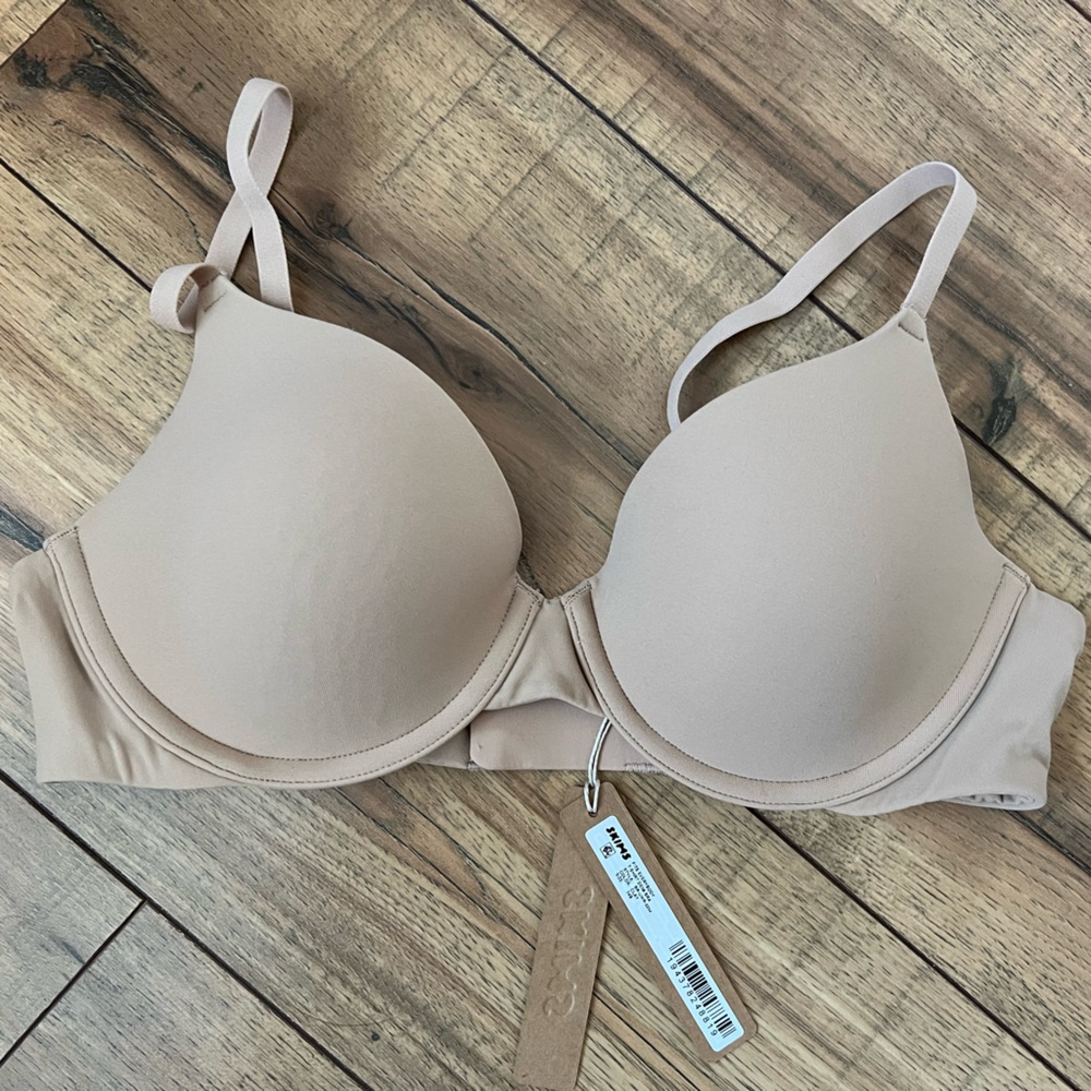 Brand new Skims Fits Everybody T-Shirt Bra